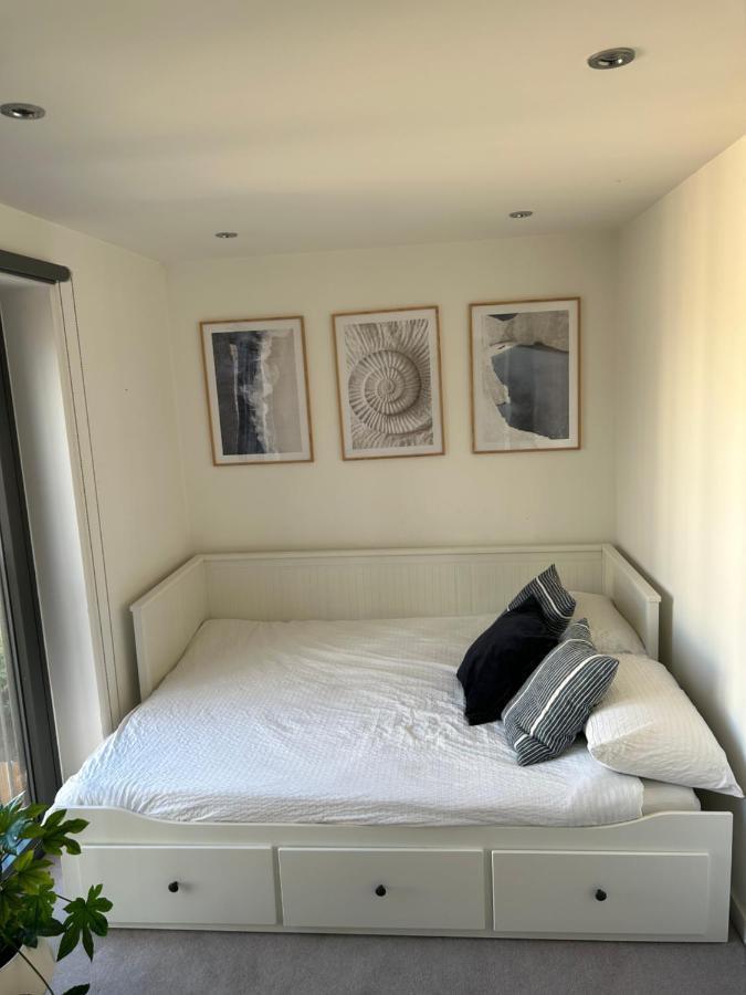 Cosy Bedroom In Luxury Apartment London Kültér fotó